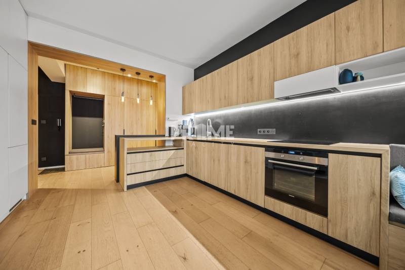 ŠTÝLOVÝ 3i byt, REKONŠTRUKCIA, Mýtna ulica, Staré Mesto