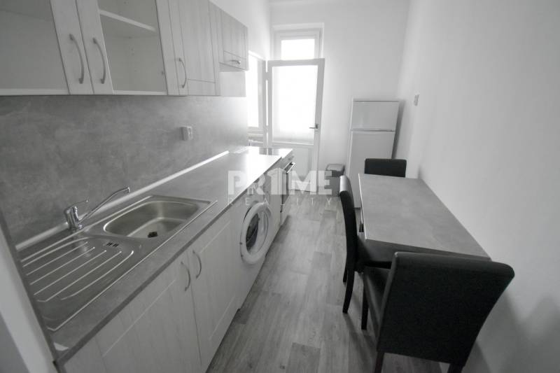 Pekný 3i byt, 3 x NEPRIECH.IZBA, BALKÓN, Radarová ulica, Ostredky