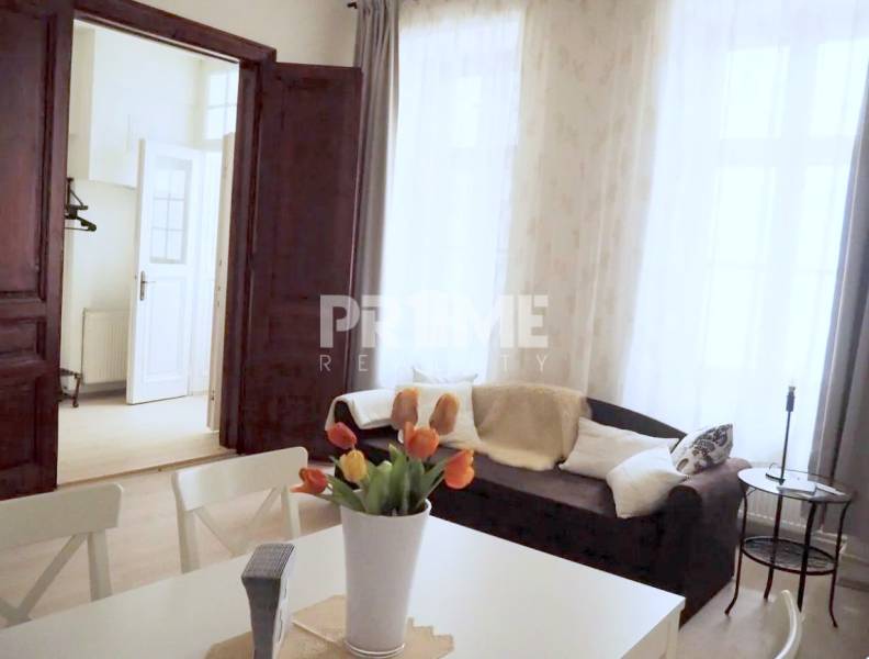 U NÁS !!! Pekný 2i byt, CENTRUM, REKONŠTRUKCIA, Klobučnícka ulica