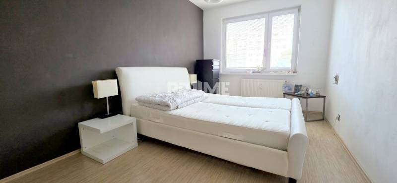 PEKNÝ 3i BYT, 3 X SAMOSTATNÁ IZBA, LOGGIA, PETRŽ. KORZO, Gercenova ul.