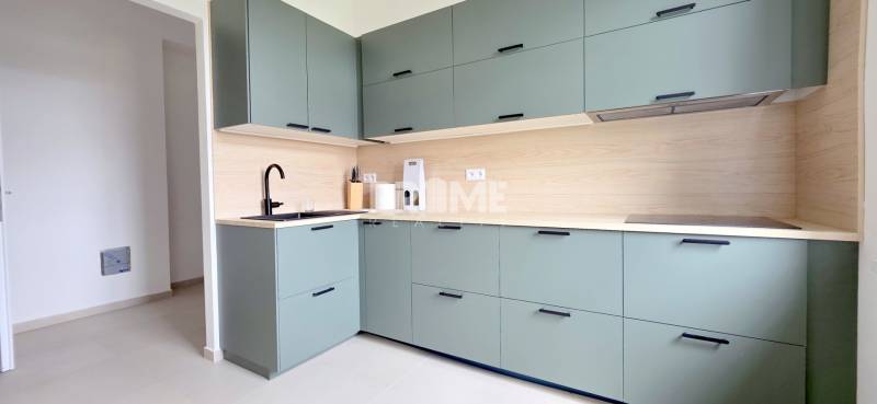 Pekný 3i byt, REKONŠTRUKCIA, KLÍMA, NIVY, Trenčianska ulica