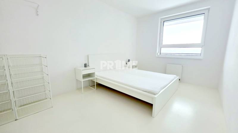 MODERNÝ 2i byt, REKONŠTRUKCIA, BALKÓN, PARKING, Karlova Ves