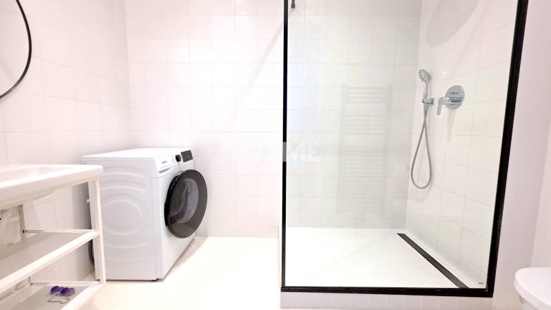 MODERNÝ 2i byt, REKONŠTRUKCIA, BALKÓN, PARKING, Karlova Ves