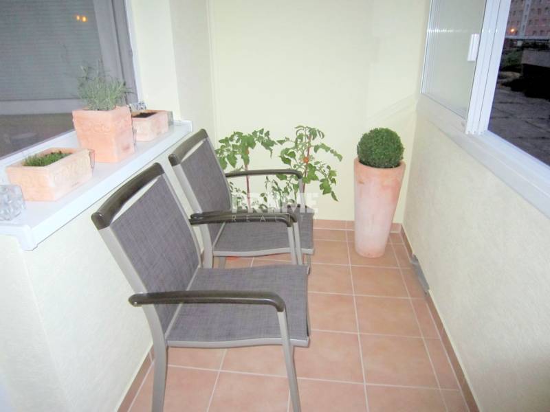 NOVINKA !!! MODERNÝ 2i byt, REKONŠTRUKCIA, LOGGIA, Palkovičova ulica