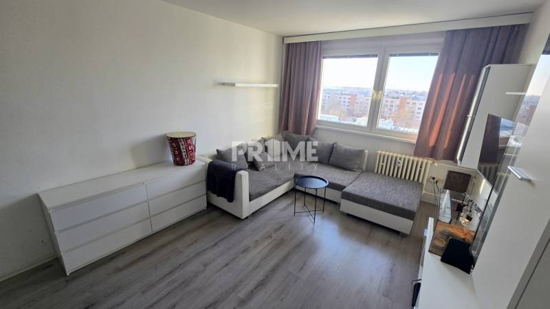 Príjemný 1i byt - výborná vybavenosť priamo okolí, Hlavná ul., Stupava