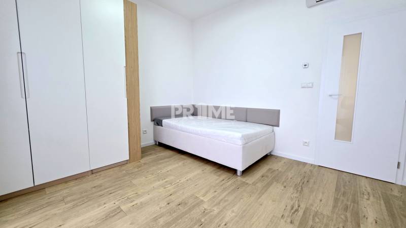 BÝVAJ PRVÝ v 4,5i byte, NOVOSTAVBA, KLÍMA, PARKING, Trnková ulica