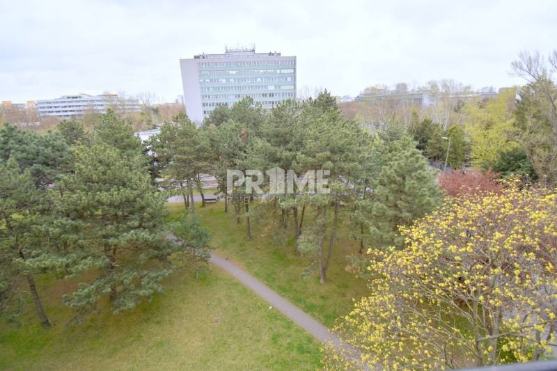 Pekný 3i byt, 3 x NEPRIECH.IZBA, BALKÓN, Radarová ulica, Ostredky