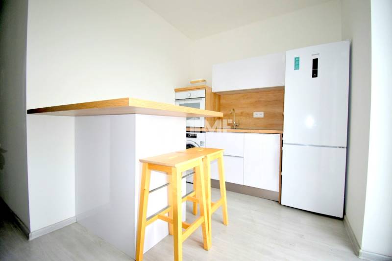 SLNEČNÝ 2i byt, REKONŠTRUKCIA, 2 X SAMOST.IZBA, BALKÓN, Haburská ulica