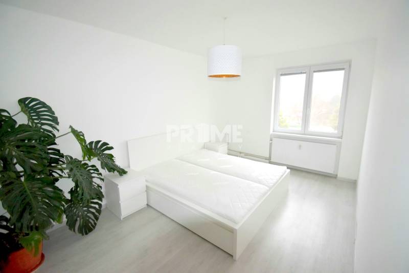 SLNEČNÝ 2i byt, REKONŠTRUKCIA, 2 X SAMOST.IZBA, BALKÓN, Haburská ulica