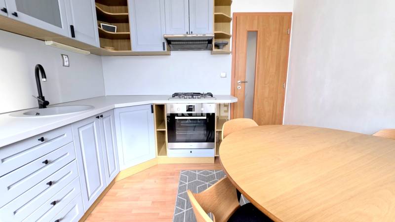 PEKNÝ 3i BYT, 3 X SAMOSTATNÁ IZBA, LOGGIA, PETRŽ. KORZO, Gercenova ul.