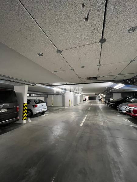 Slnečný 2i byt s loggiou, pivnica, garáž, Stromová, Nové Mesto