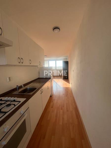 Priestranný 1i byt, zariadený, novostavba, Haanova, Petržalka