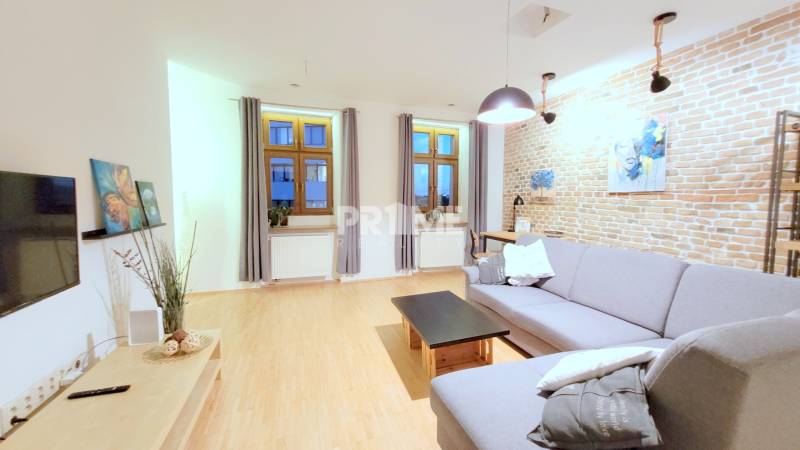 JEDINEČNÝ 2i byt, REKONŠT., 2 X .SAMOST.IZBA, Hviezdoslavovo nám. 