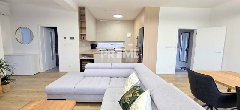 BÝVAJ PRVÝ v 4,5i byte, NOVOSTAVBA, KLÍMA, PARKING, Trnková ulica