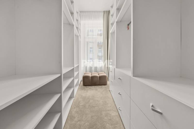  EXKLUZÍVNY, VEĽKOMETRÁŽNY 3i byt ( 130 m2 ), REKONŠTRUKCIA, CENTRUM