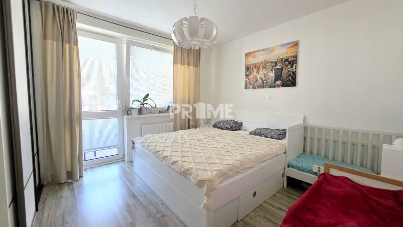 MODERNÝ 2i byt ( 58 m2 ), PARKING, ŠATNÍK, LOGGIA, Nobelová ulica