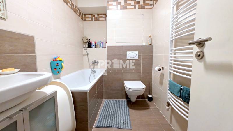 MODERNÝ 2i byt ( 58 m2 ), PARKING, ŠATNÍK, LOGGIA, Nobelová ulica