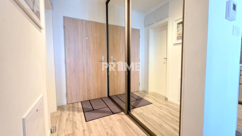 MODERNÝ 2i byt ( 58 m2 ), PARKING, ŠATNÍK, LOGGIA, Nobelová ulica