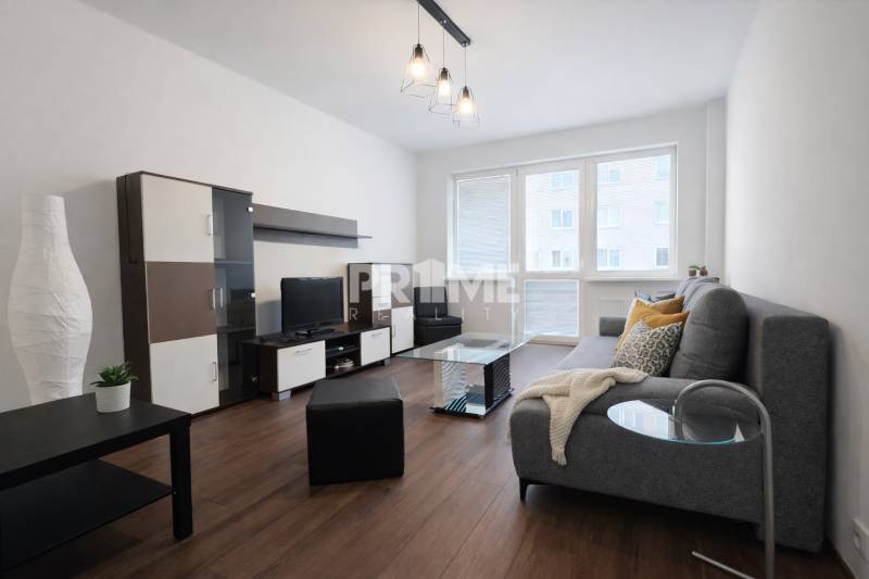 Bývajte ako prvý po rekonštrukcii - 2i byt, klíma, komora, Staré Mesto