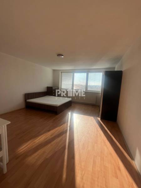 Priestranný 1i byt, zariadený, novostavba, Haanova, Petržalka