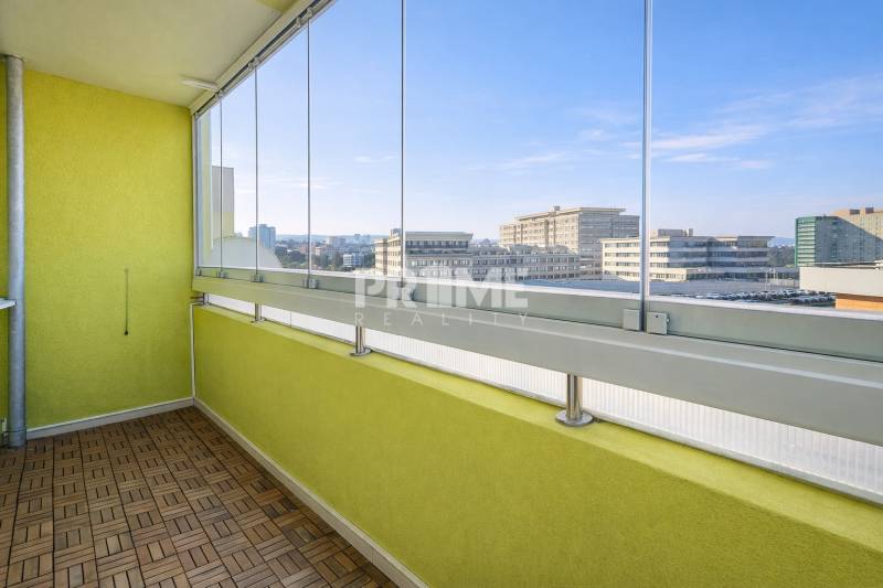 Slnečný 2i byt s loggiou, garáž, pivnica, novostavba, Stromová-Kramáre