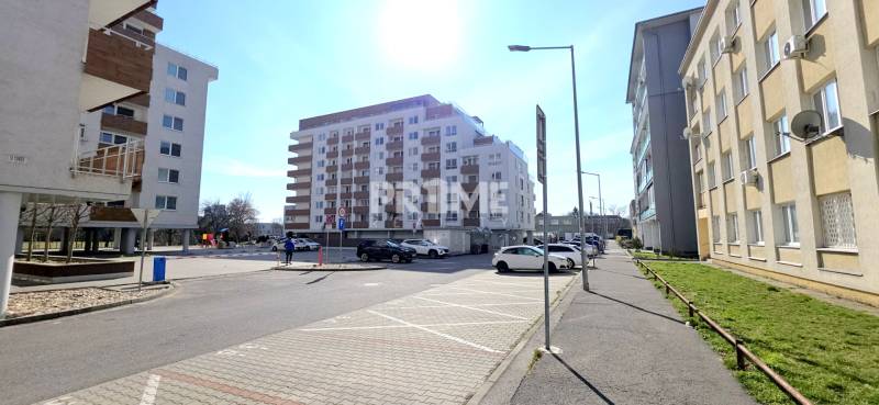 MODERNÝ 2i byt ( 58 m2 ), PARKING, ŠATNÍK, LOGGIA, Nobelová ulica