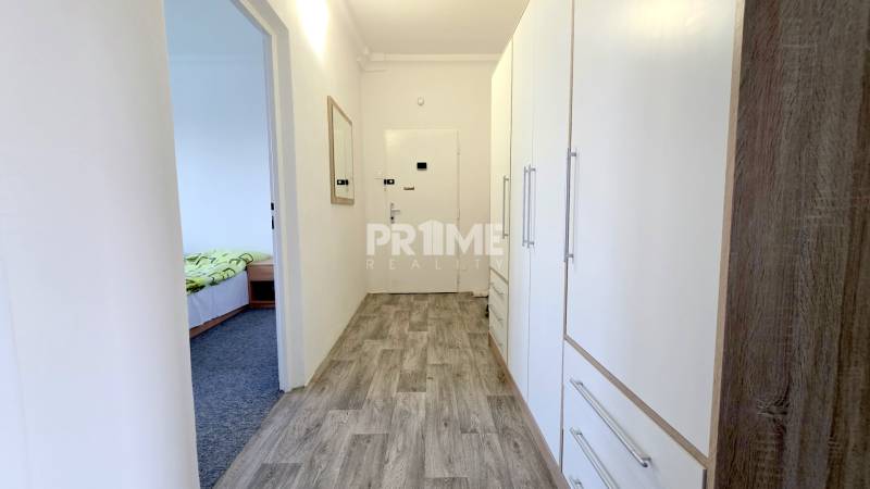 Pekný 3i byt, 3 x NEPRIECH.IZBA, BALKÓN, Radarová ulica, Ostredky