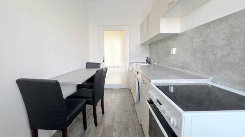 Pekný 3i byt, 3 x NEPRIECH.IZBA, BALKÓN, Radarová ulica, Ostredky