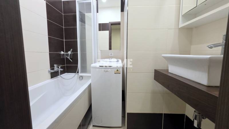 MODERNÝ 2i byt, REKONŠTRUKCIA, KLÍMA, MOZARTOVA ulica, Horský park