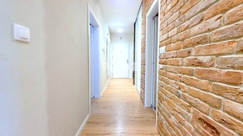 LUXUSNÝ 3i byt, TERASA, PARKING, KLÍMA, ZELENÁ HORKA, Ďumbierska ulica