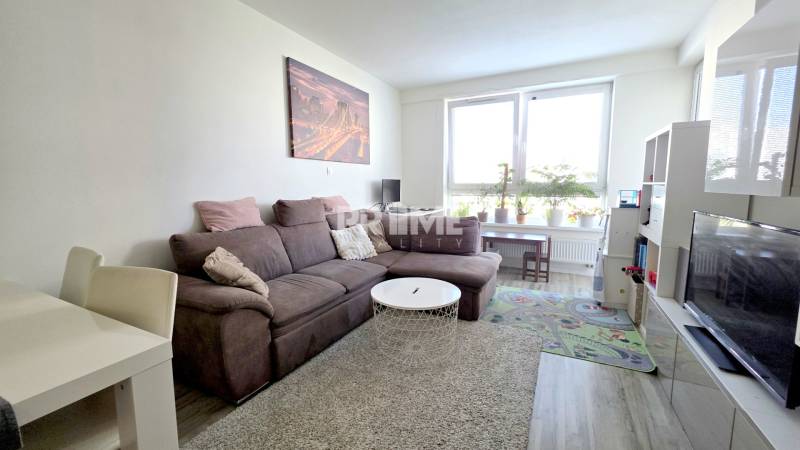 MODERNÝ 2i byt ( 58 m2 ), PARKING, ŠATNÍK, LOGGIA, Nobelová ulica