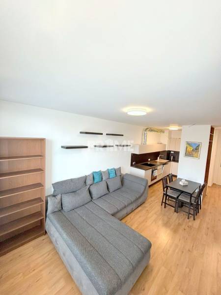 MODERNÝ 2i byt, NOVÝ RUŽINOV, PARKING, KLÍMA, BALKÓN, Bajkálska ulica