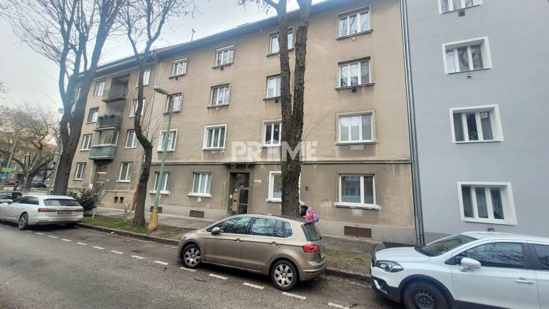 Pekný 3i byt, REKONŠTRUKCIA, KLÍMA, NIVY, Trenčianska ulica