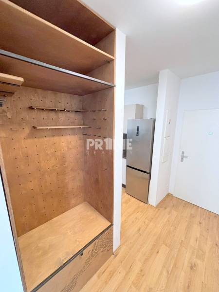 MODERNÝ 2i byt, NOVÝ RUŽINOV, PARKING, KLÍMA, BALKÓN, Bajkálska ulica