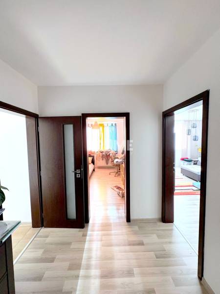 PEKNÝ 3i byt, BALKÓN, REKONŠTRUKCIA, Hrobákova ulica, Petržalka