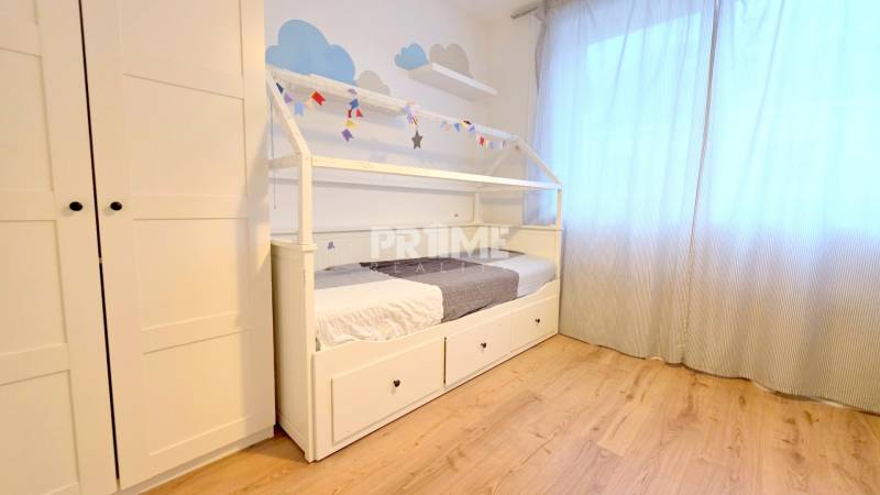 LUXUSNÝ 3i byt, TERASA, PARKING, KLÍMA, ZELENÁ HORKA, Ďumbierska ulica