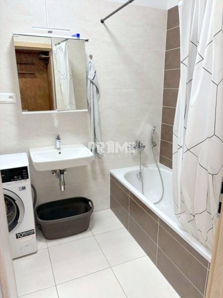 MODERNÝ 2i byt, NOVÝ RUŽINOV, PARKING, KLÍMA, BALKÓN, Bajkálska ulica