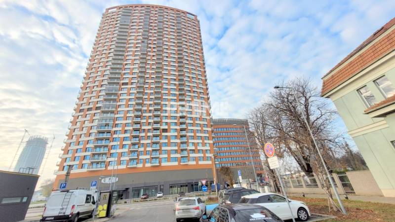 PRENÁJOM - VNÚTORNÉ PARKOVACIE STÁTIE, KLINGERKA, Súkennícka ulica