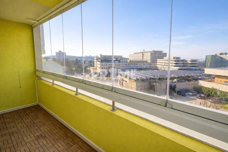 Slnečný 2i byt s loggiou, garáž, pivnica, novostavba, Stromová-Kramáre