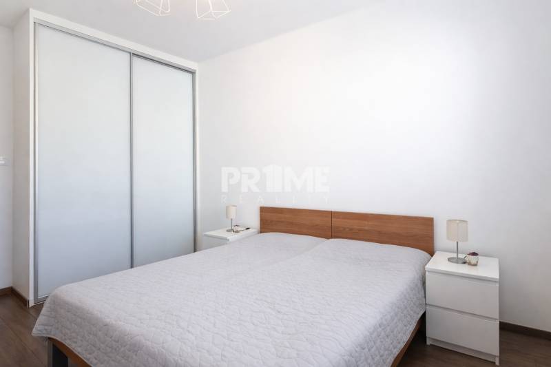 Nový 2i byt, po rekonštrukcii ešte neobývaný, klíma, loggia, Krížna,SM