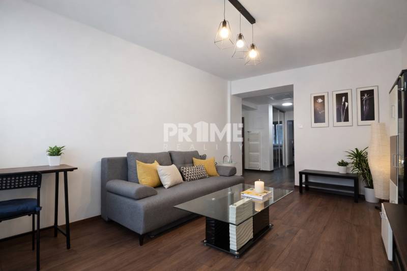 Nový 2i byt, po rekonštrukcii ešte neobývaný, klíma, loggia, Krížna,SM