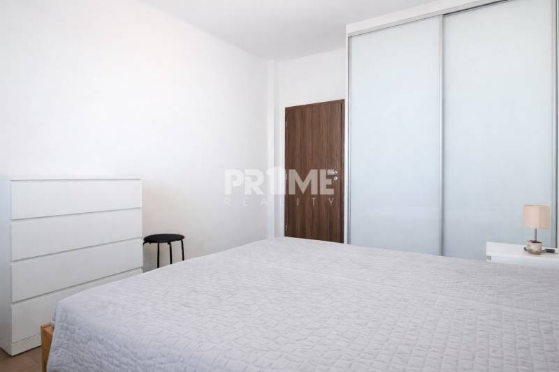 Nový 2i byt, po rekonštrukcii ešte neobývaný, klíma, loggia, Krížna,SM