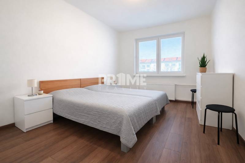 Nový 2i byt, po rekonštrukcii ešte neobývaný, klíma, loggia, Krížna,SM