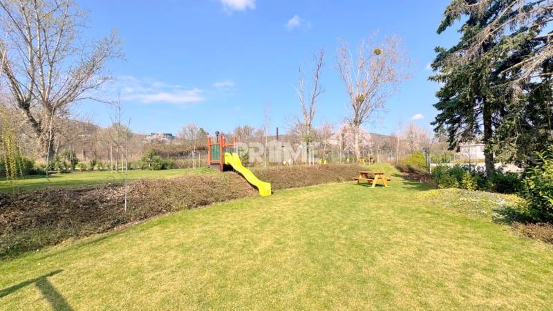 MODERNÝ 2i byt, POD VINICOU, LOGGIA, PARKING, Skalická ulica