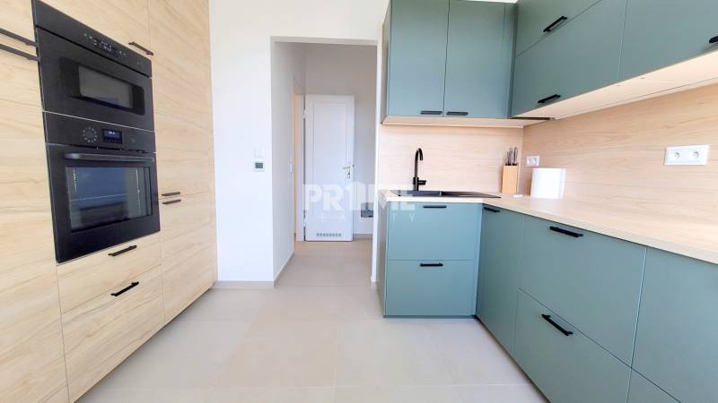 Pekný 3i byt, REKONŠTRUKCIA, KLÍMA, NIVY, Trenčianska ulica