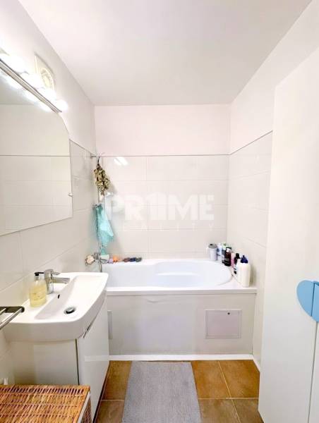 PEKNÝ 3i byt, BALKÓN, REKONŠTRUKCIA, Hrobákova ulica, Petržalka