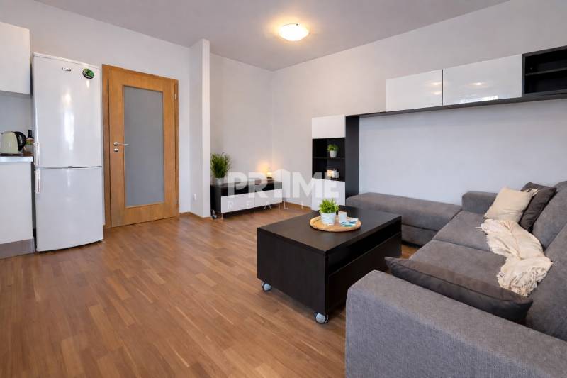 Slnečný 2i byt s loggiou, garáž, pivnica, novostavba, Stromová-Kramáre