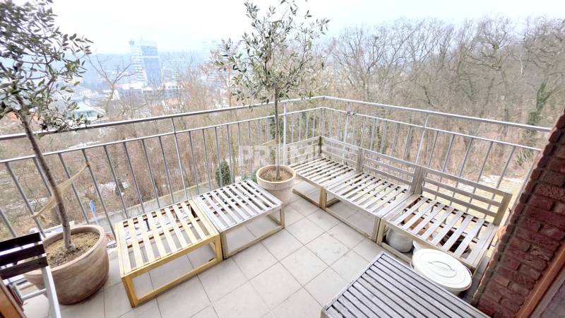 LUXUSNÝ 3i byt, TERASA, PARKING, KLÍMA, ZELENÁ HORKA, Ďumbierska ulica