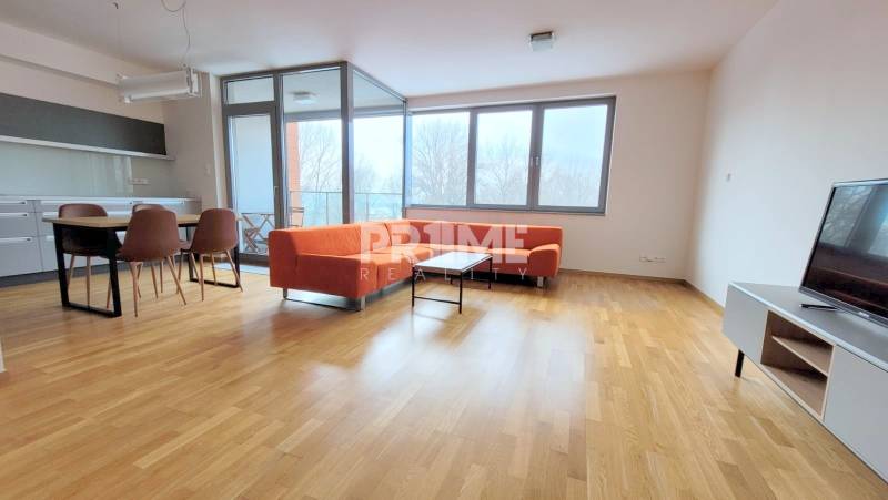 MODERNÝ 2i byt ( 79 m2 ), LOGGIA, PARKING, Karloveské rameno