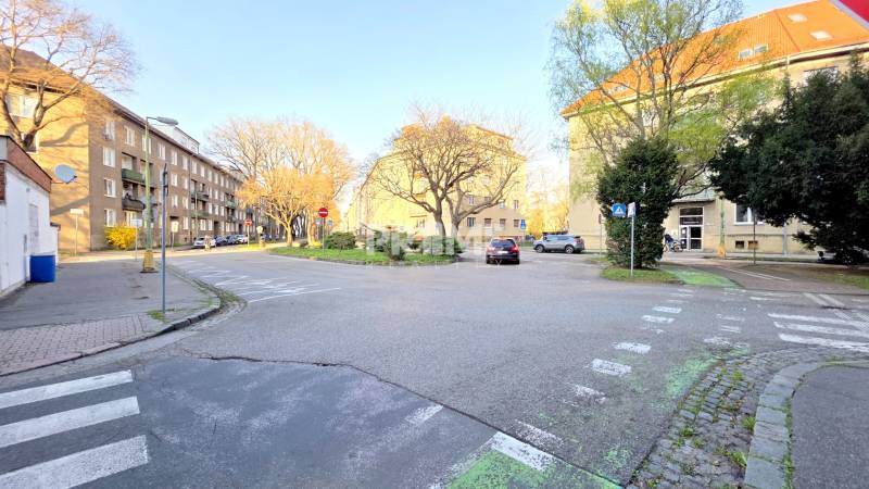 U NÁS !!! MODERNÝ 2i byt, REKONŠTRUKCIA, NIVY, Trenčianska ulica